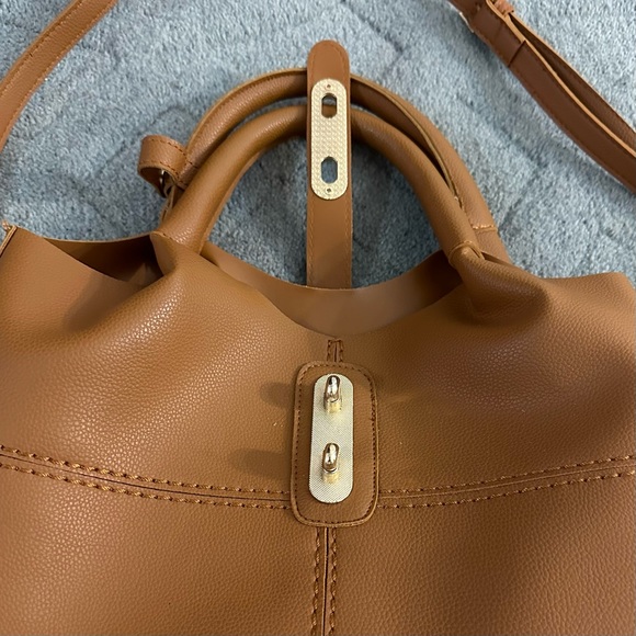 Camel Brown Leather Crossbody Handbag Gold Hardware - Picture 5 of 11